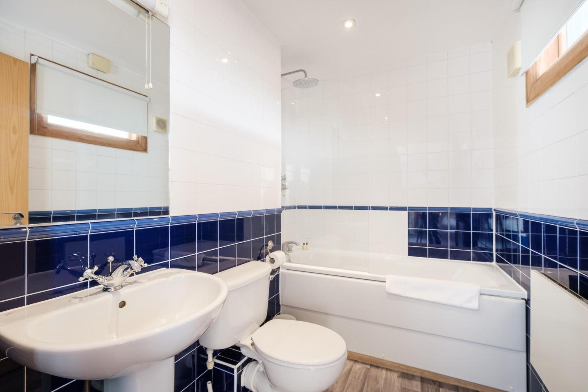 2Br Penthouse With Terrace - Heart Of Holborn - Cityapartmentstay Лондон Екстериор снимка