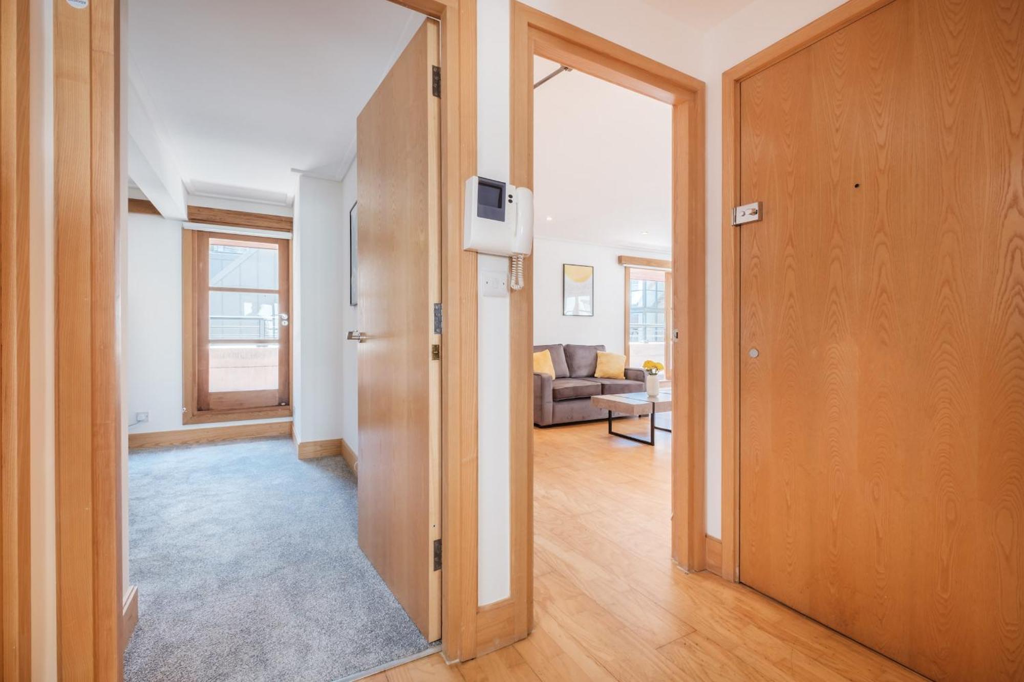 2Br Penthouse With Terrace - Heart Of Holborn - Cityapartmentstay Лондон Екстериор снимка