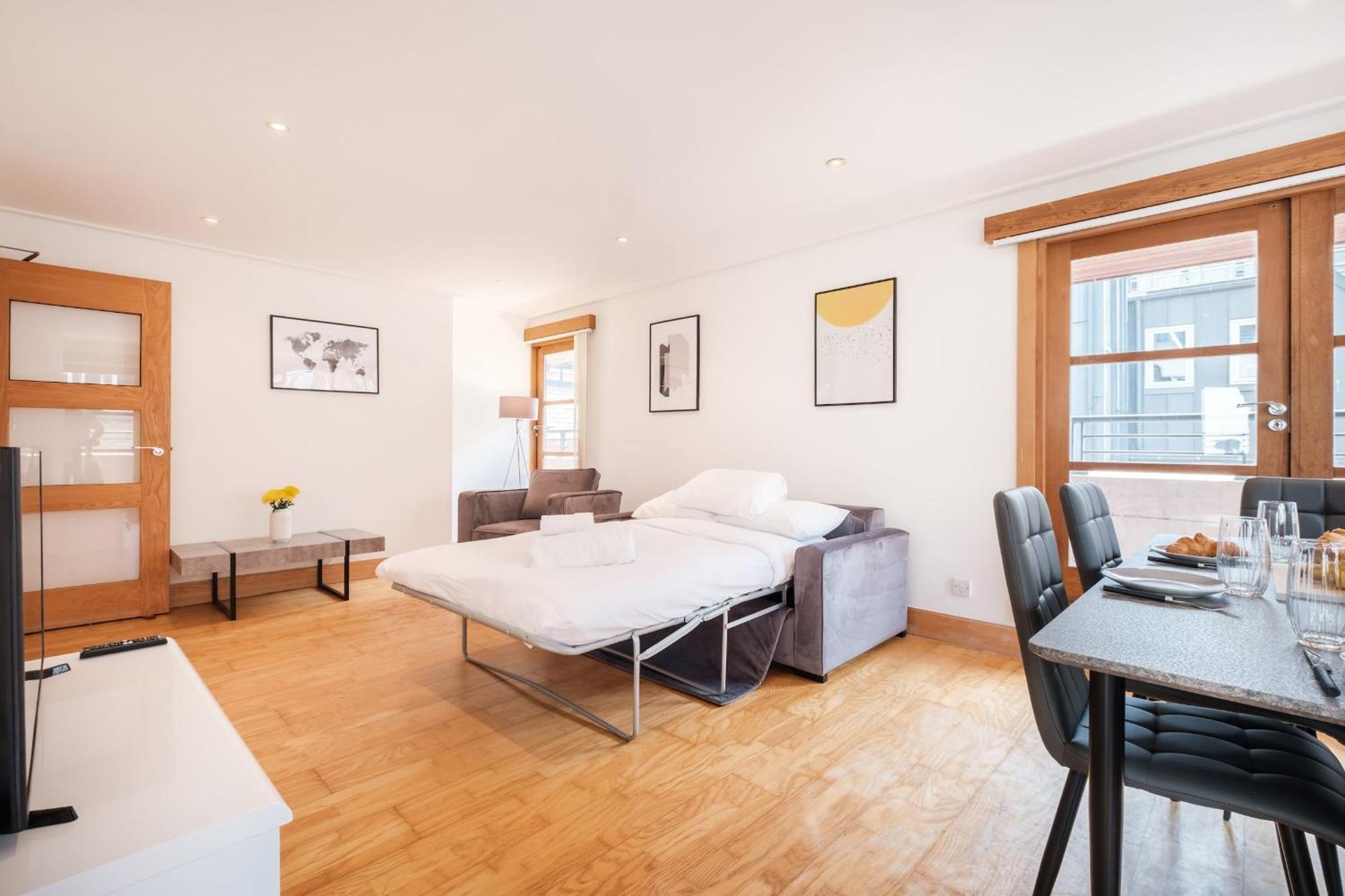 2Br Penthouse With Terrace - Heart Of Holborn - Cityapartmentstay Лондон Екстериор снимка