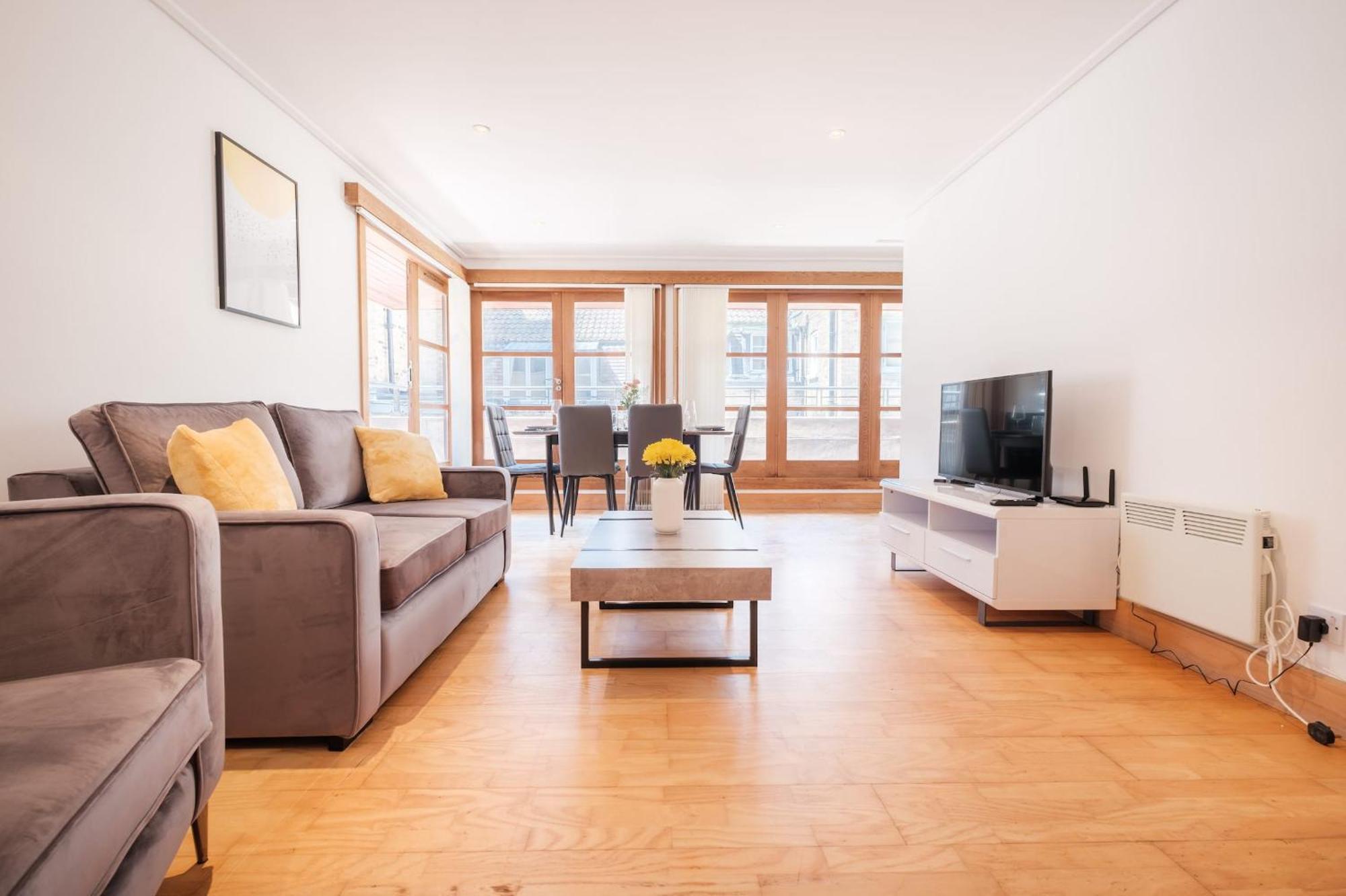2Br Penthouse With Terrace - Heart Of Holborn - Cityapartmentstay Лондон Екстериор снимка